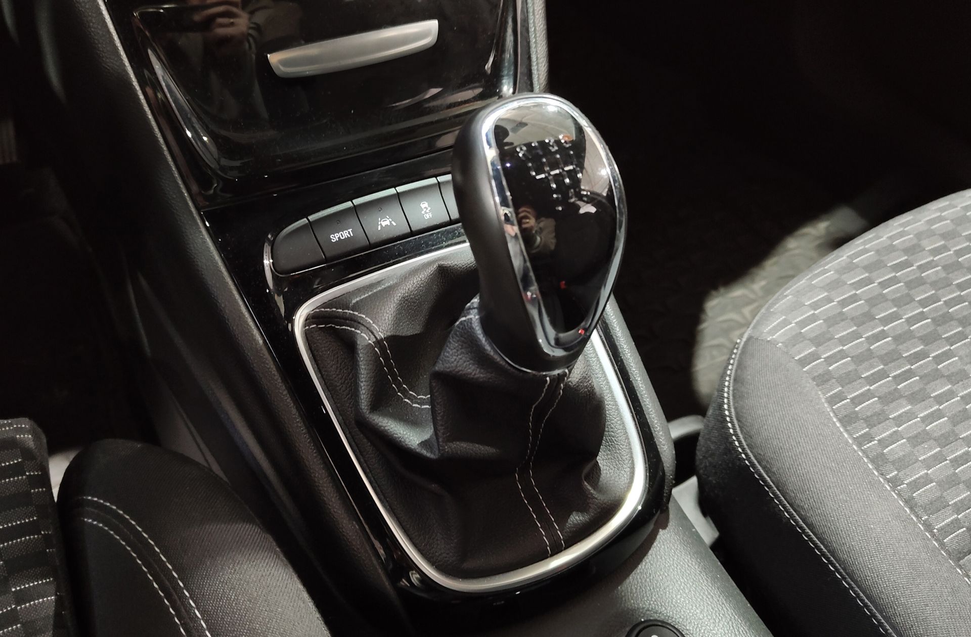 Opel Astra Sports Tourer 1.4 Turbo Dynamic - foto 5