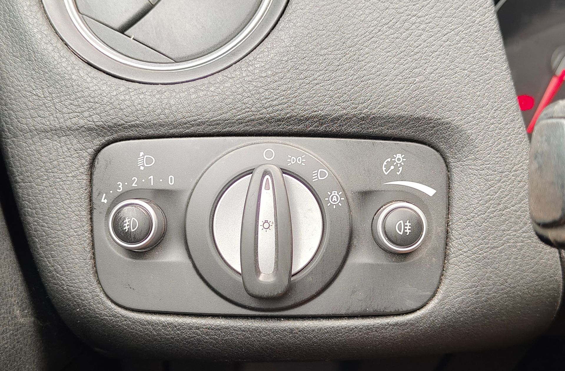 Ford Mondeo 2.0 TDCi Limited Edition - foto 23