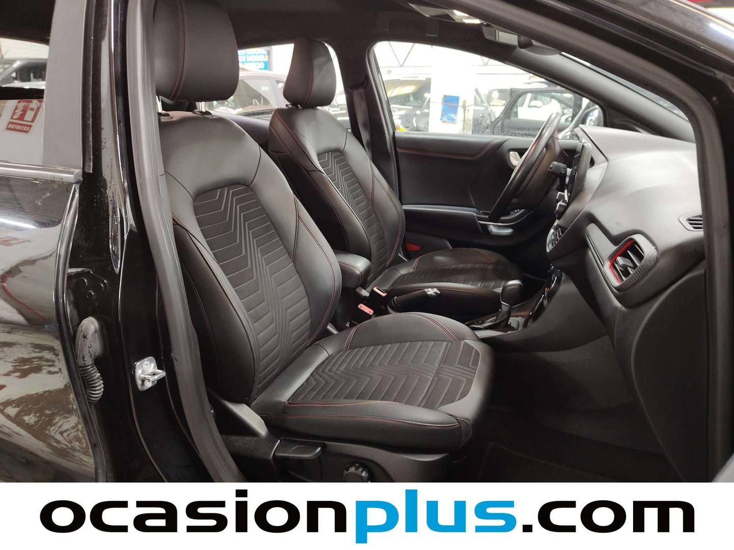 Foto Ford Puma Ford Puma 1.0 EcoBoost MHEV ST-Line X Auto  (155 CV)