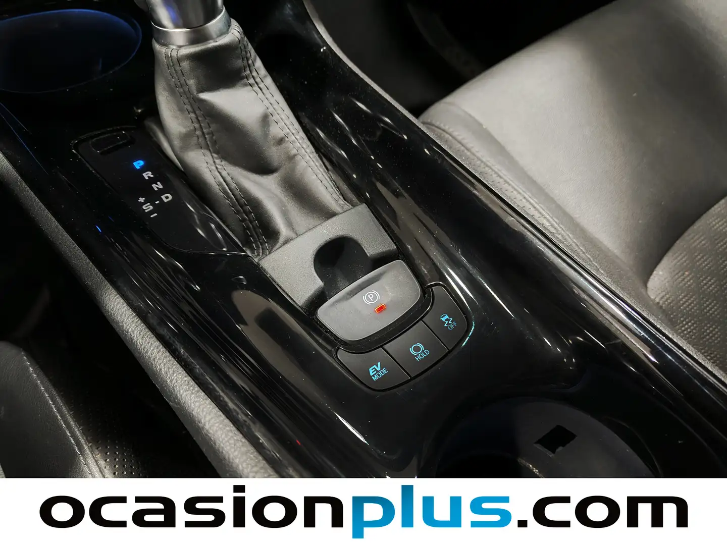 Foto Toyota C-HR Toyota C-HR 180H Advance Luxury (184 CV)