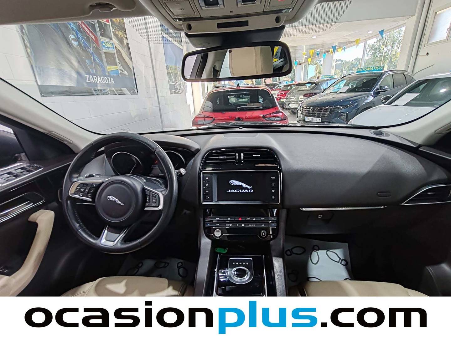 Foto Jaguar F-Pace Jaguar F-PACE 2.0T i4 Prestige AWD Auto (250 CV)