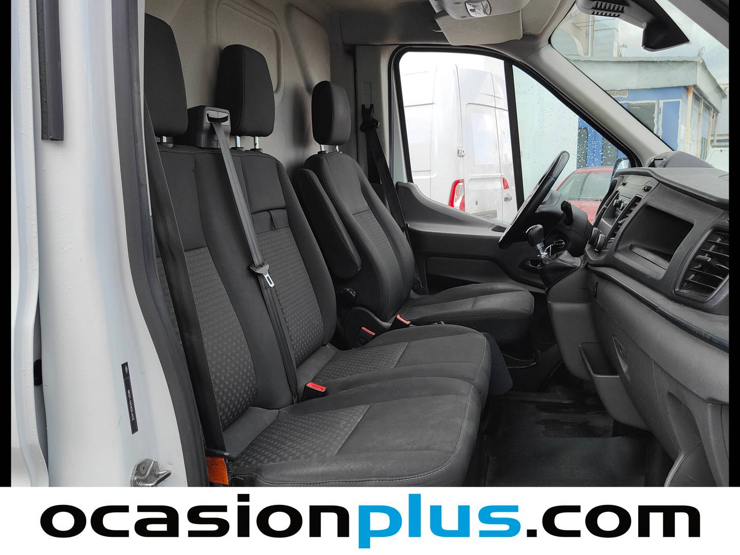 Foto asientos traseros Ford Transit Ford Transit 350 L3H2 Trend FWD (130 CV)
