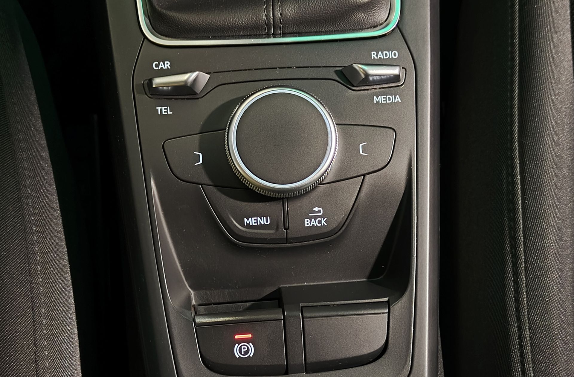 Audi Q2 30 TDI - foto 26