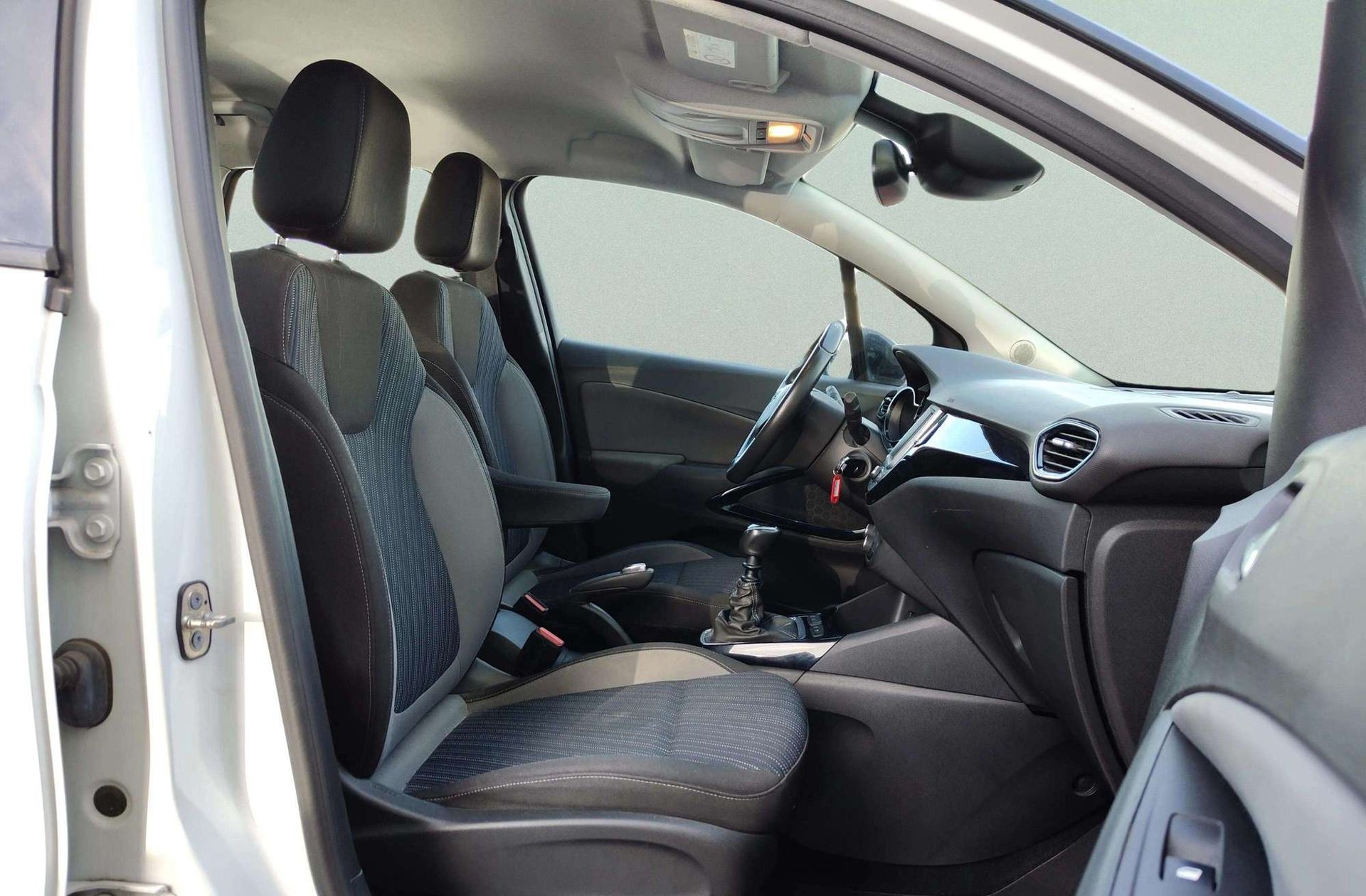 Opel Crossland 1.2 Design Line 120 Aniversario - foto 14