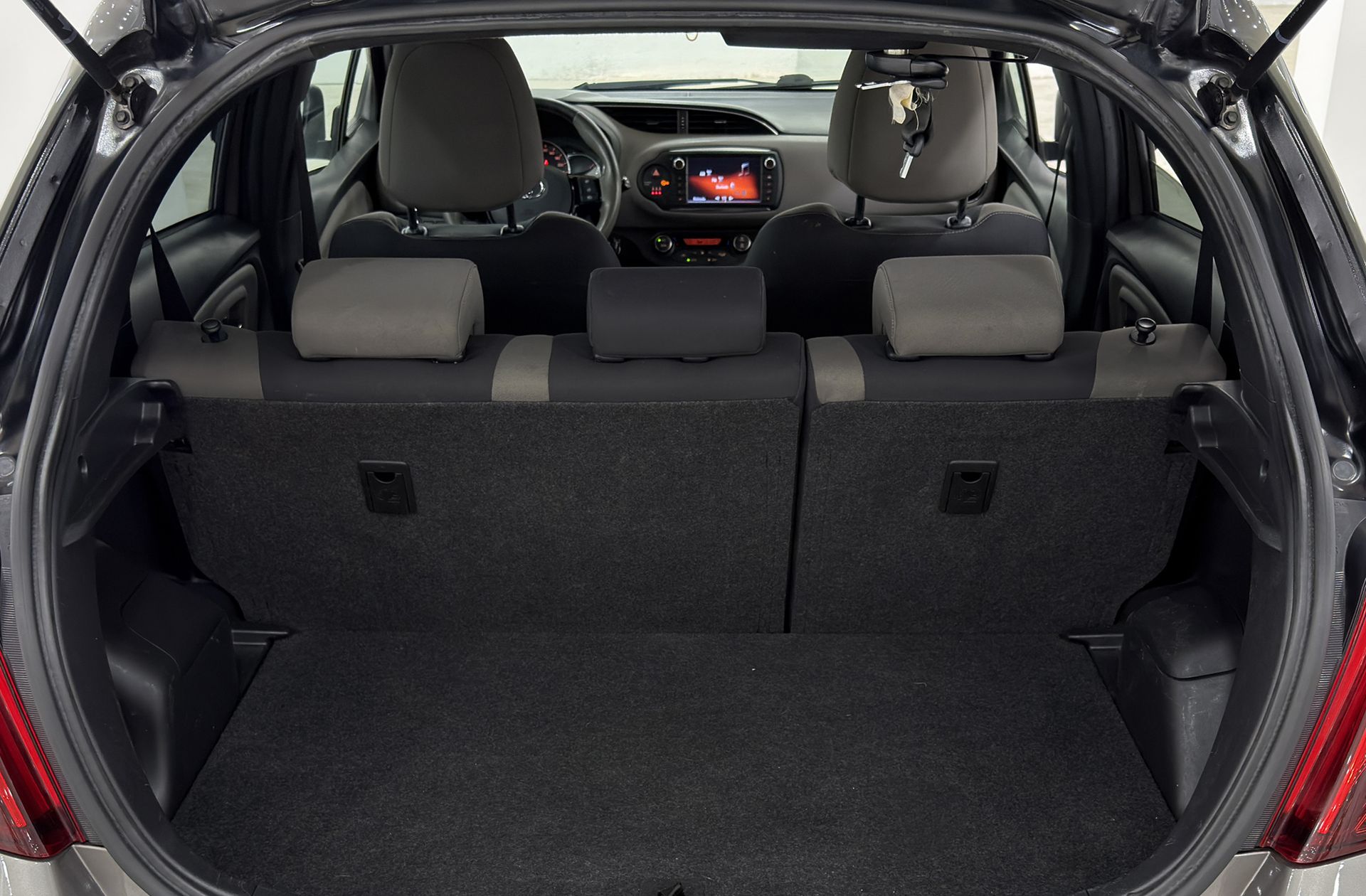 Toyota Yaris 1.3 100 Feel - foto 12