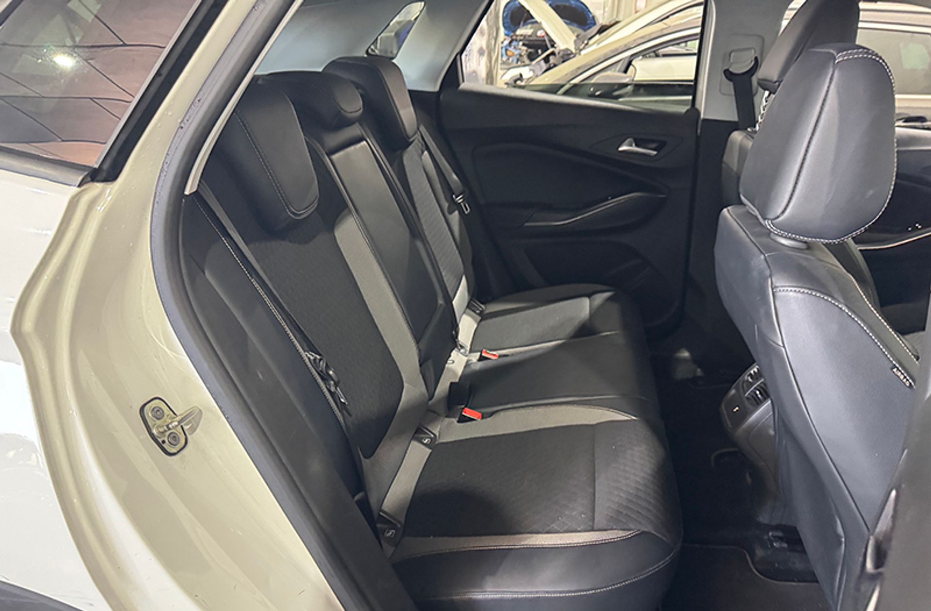 Opel Grandland 1.2 Turbo Selective - foto 13