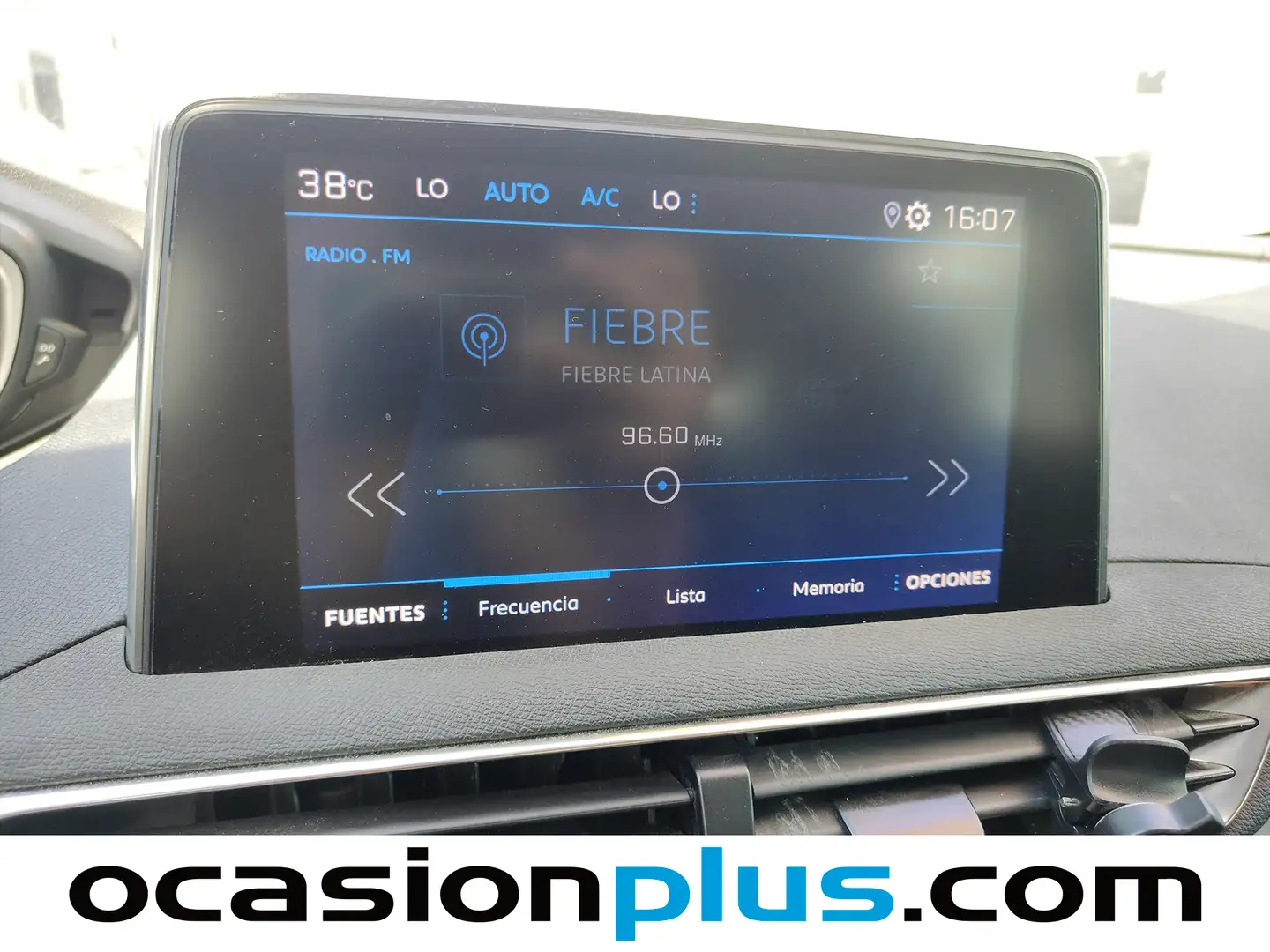 Foto Peugeot 3008 Peugeot 3008 BlueHDi 130 S&S Active Pack EAT8 (130 CV)