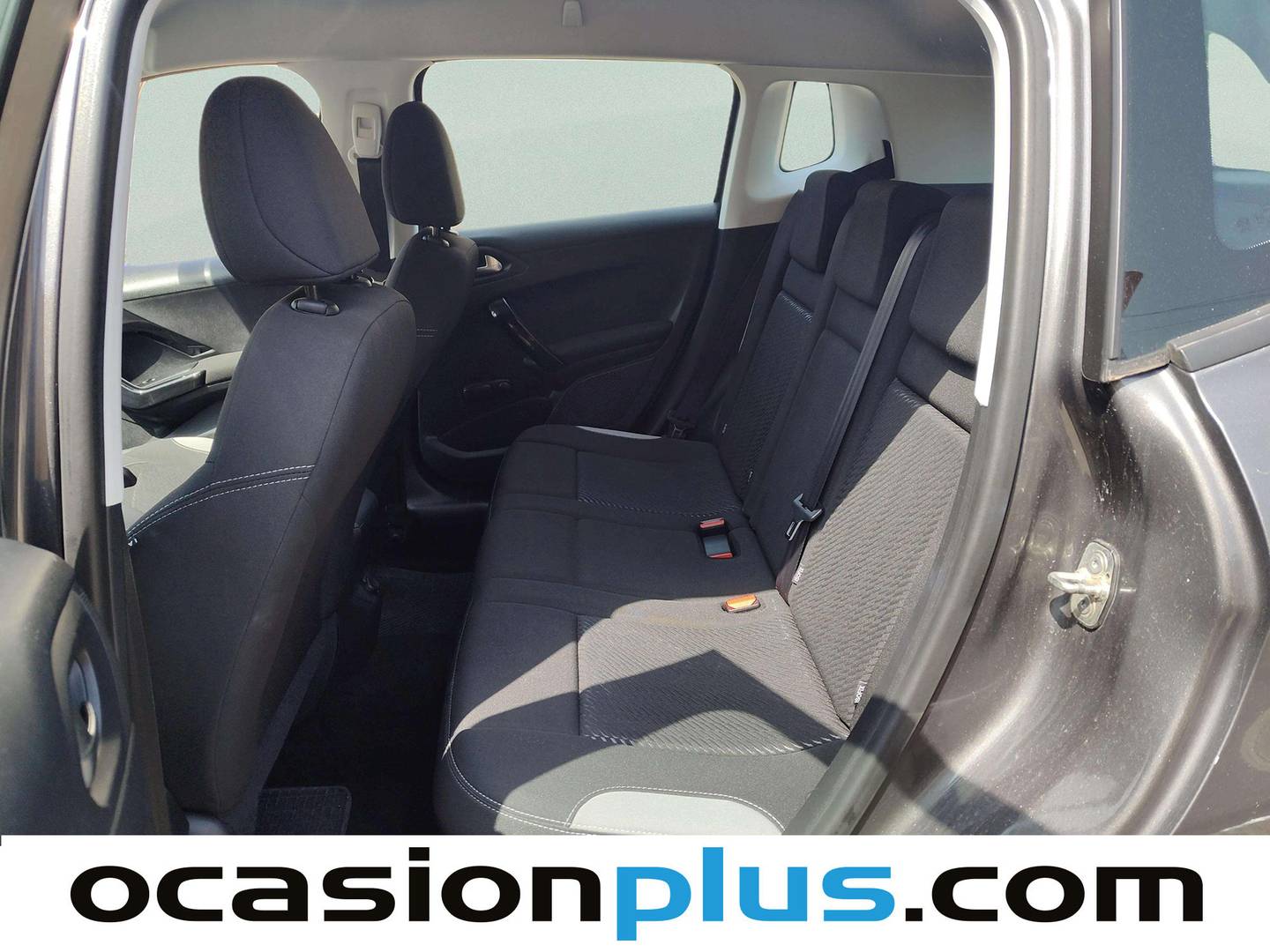 Foto asientos traseros Peugeot 2008 Peugeot 2008 PureTech 82 Access (82 CV)