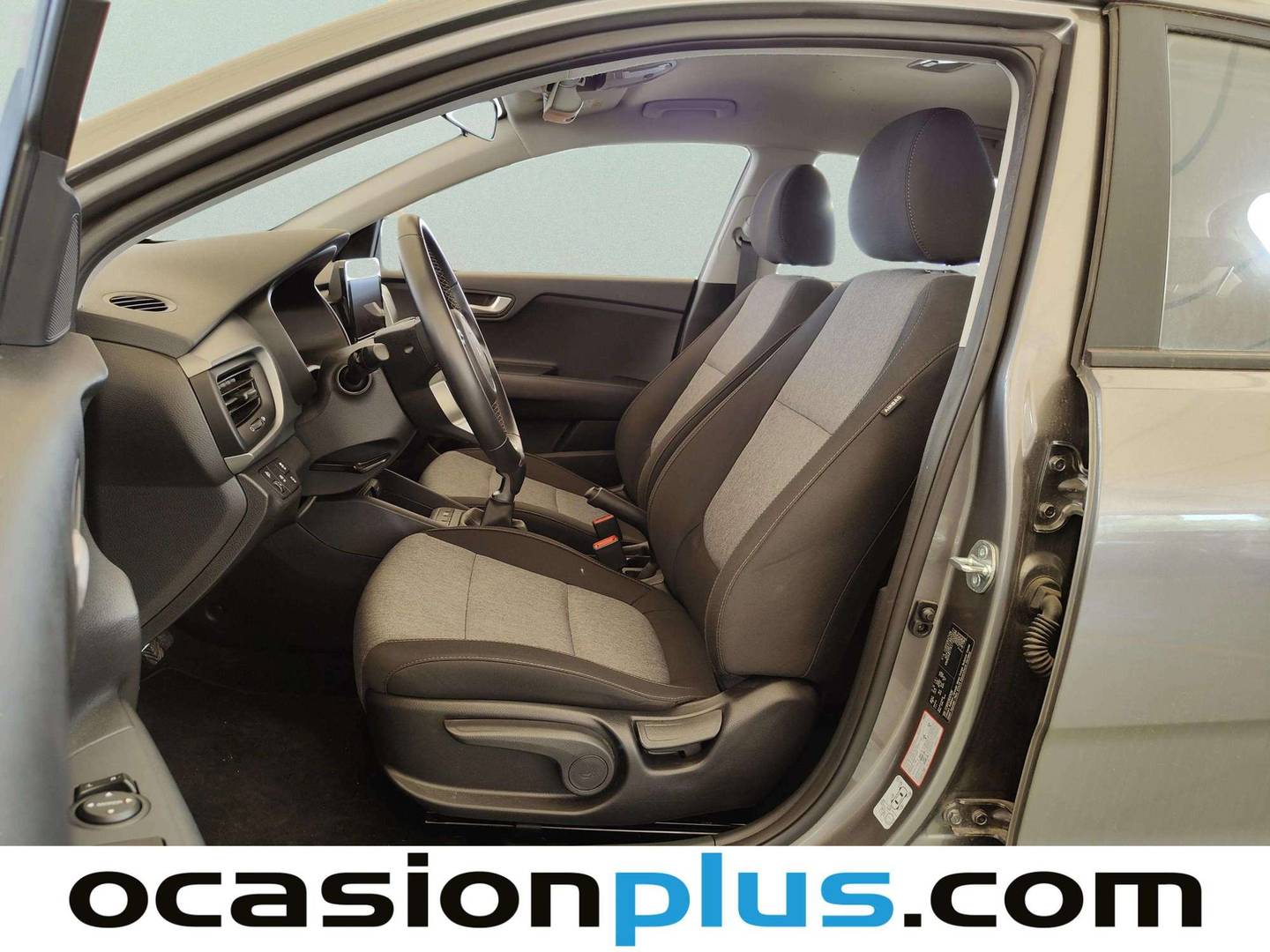 Foto asientos delanteros KIA Stonic KIA Stonic 1.0 T-GDi MHEV MT Concept (100 CV)