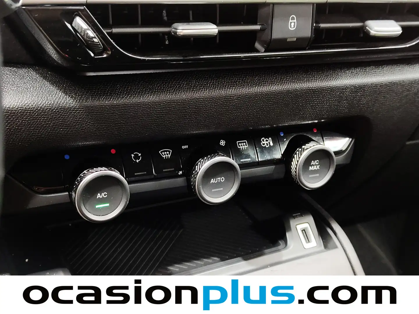 Foto Citroën ë-C4 Citroen ë-C4 eléctrico 50kWh Shine (136 CV)