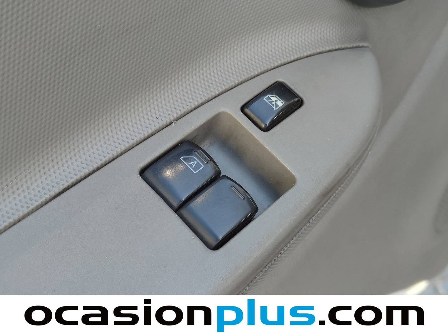 Nissan Cabstar Nissan Cabstar Chasis C3513/2B5 Básico (130 CV) seminuevo