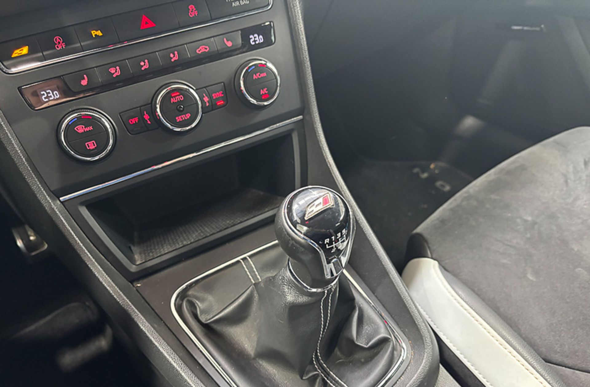SEAT León 2.0 TSI Cupra DSG - foto 5