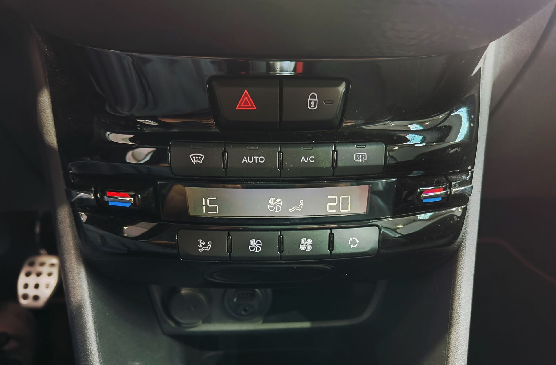 Peugeot 2008 BlueHDi 120 GT Line - foto 30