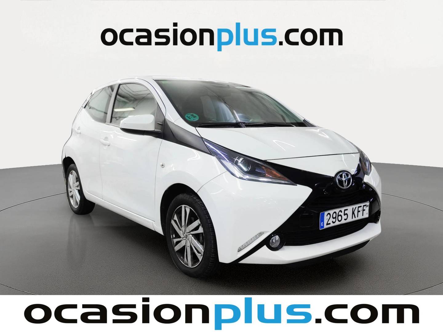 Foto delantera Toyota Aygo Toyota Aygo 1.0 70 x-play (69 CV) derecha