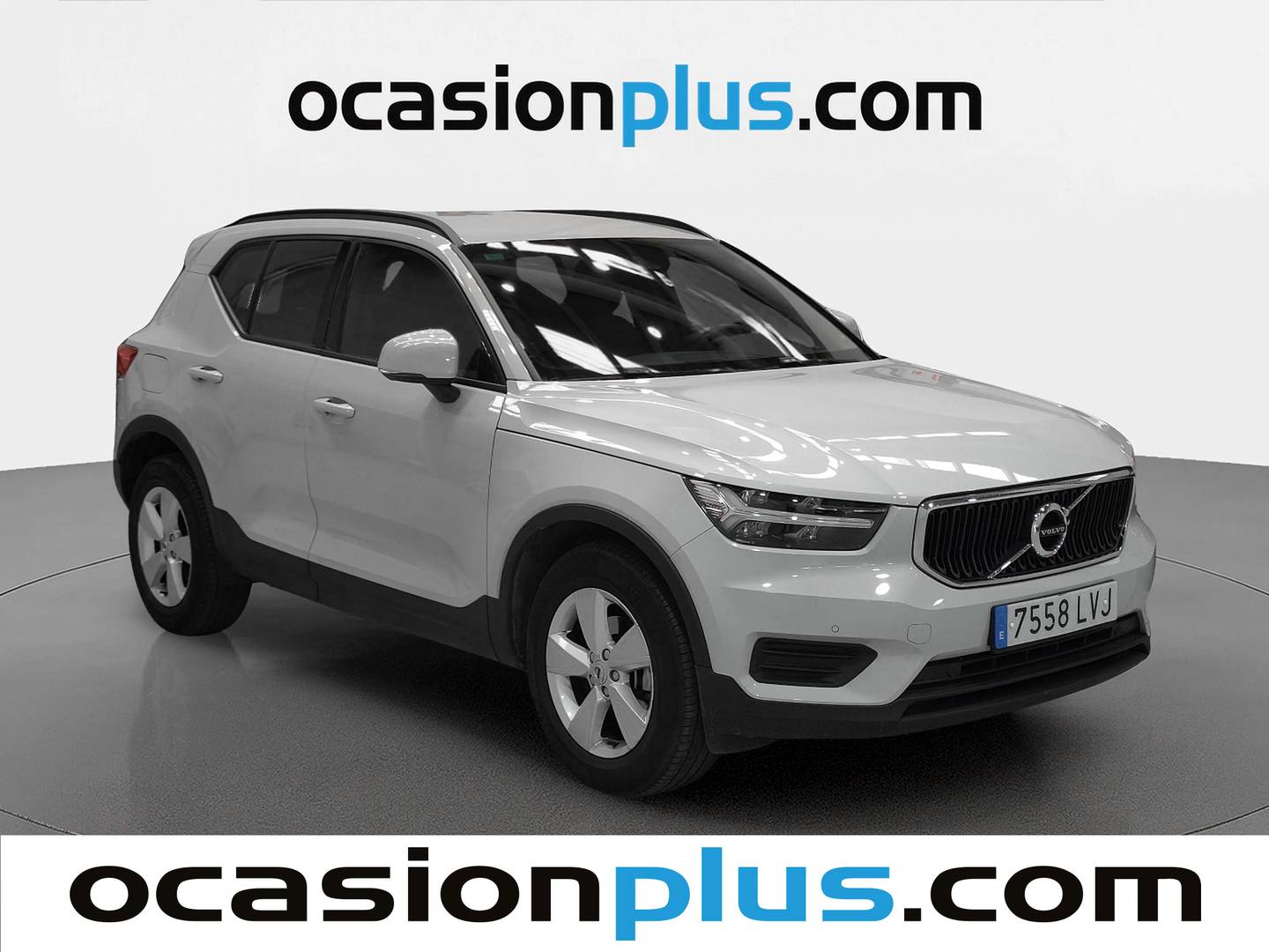 Foto delantera Volvo XC40 Volvo XC40 T2 Momentum Core(129 CV)m Core (129 CV) derecha