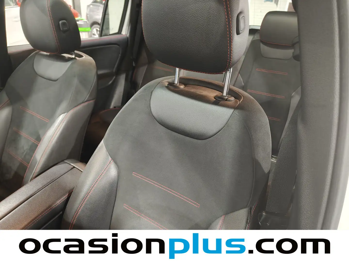 Foto Mercedes GLB Mercedes-Benz GLB 200 d (150 CV) Pack AMG