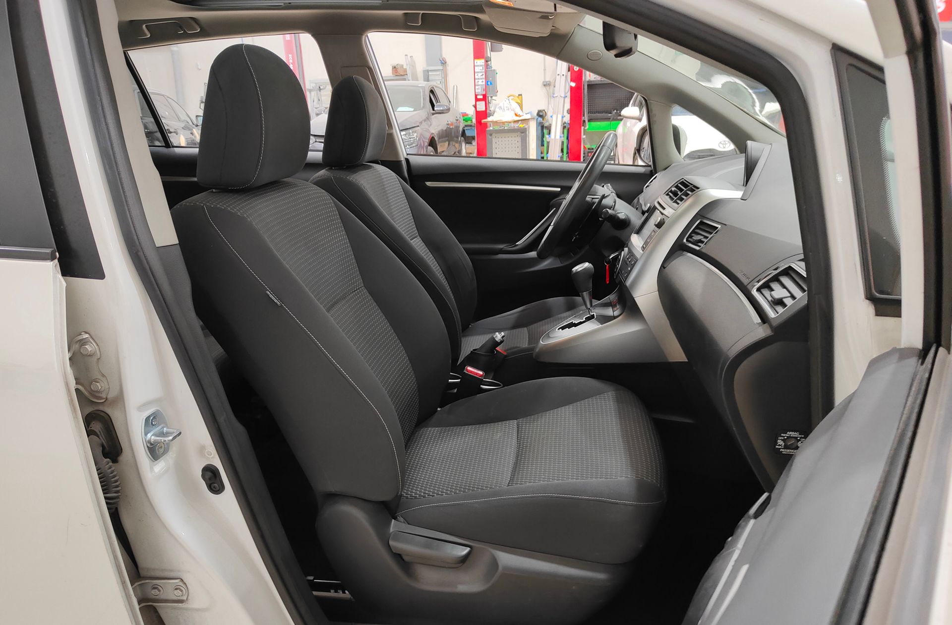 Toyota Verso 140 M-DRV Advance Multidrive 7 plazas - foto 17