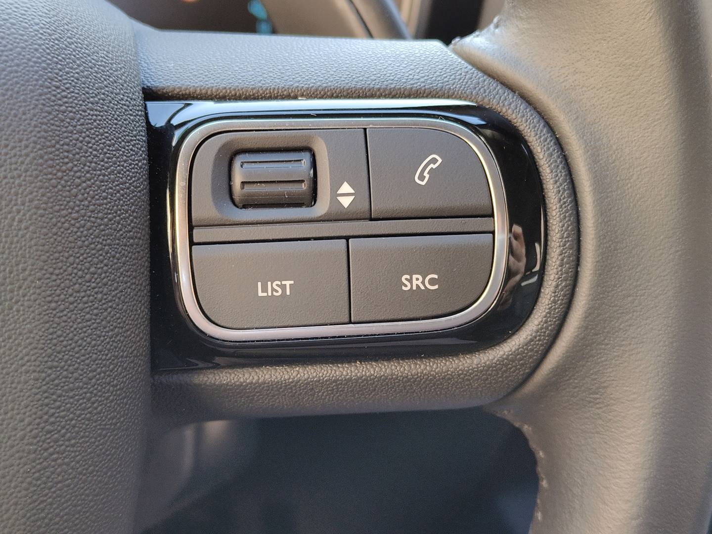 Foto Citroën C5 Aircross Citroen C5 Aircross Plug-in Hybrid 180 Plus e-EAT8 (180 CV)