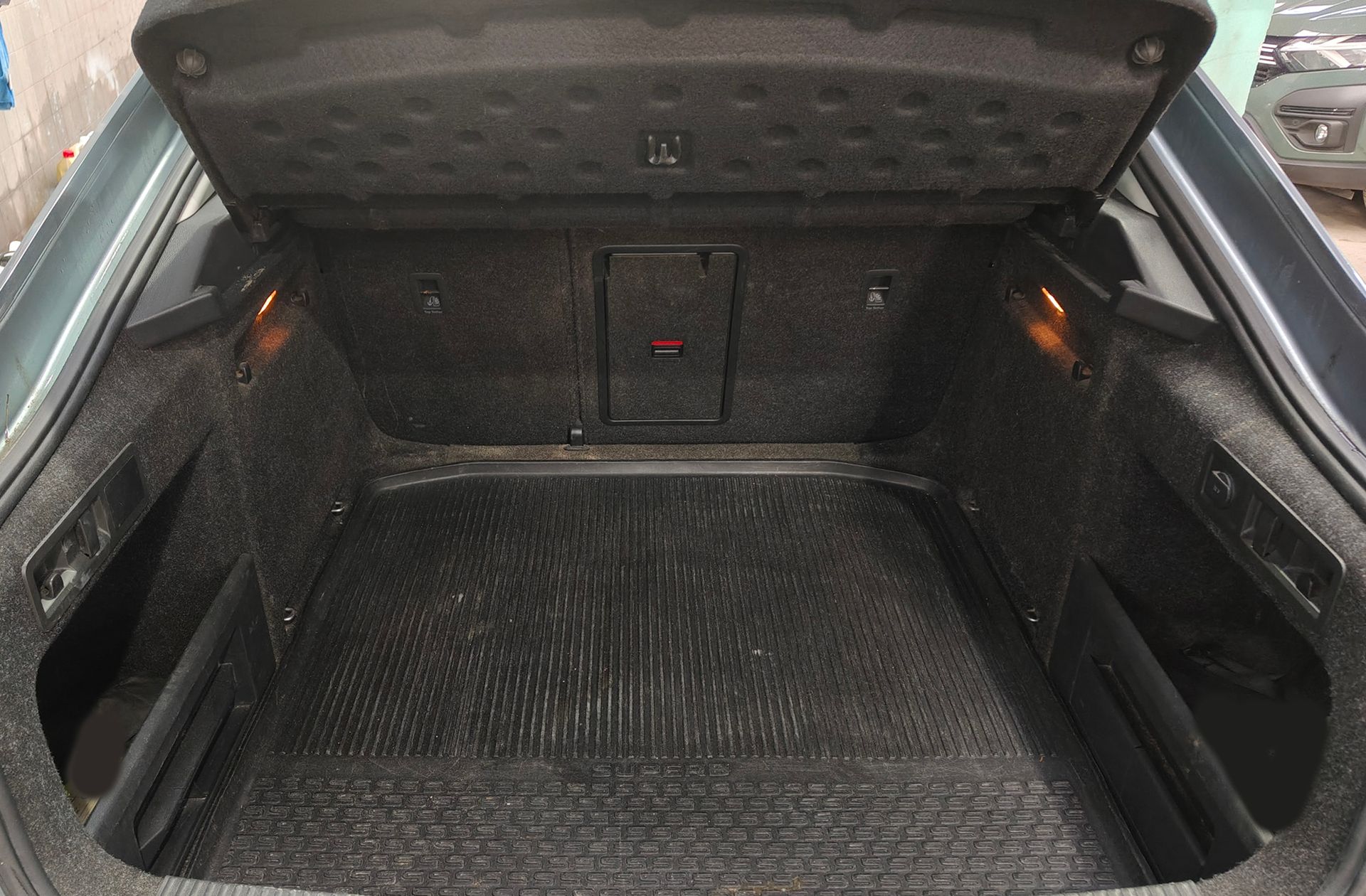Škoda Superb 1.6 TDI CR Ambition - foto 15