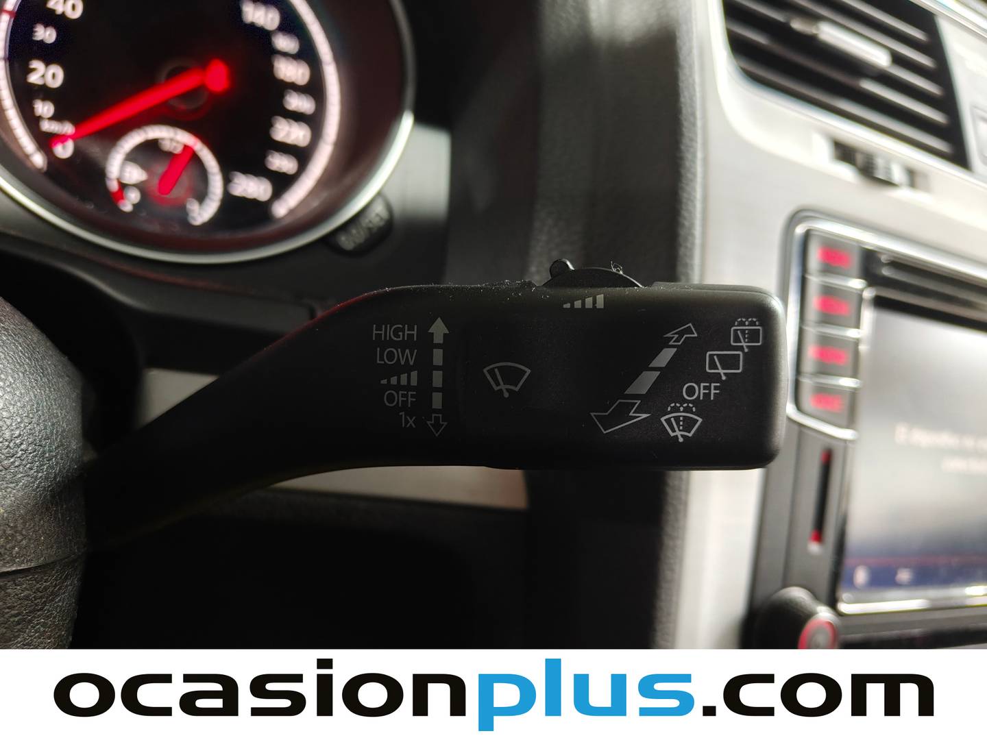 Equipamiento del Volkswagen Scirocco Volkswagen Scirocco Typhoon by R-Line 1.4 TSI BMT (125 CV)