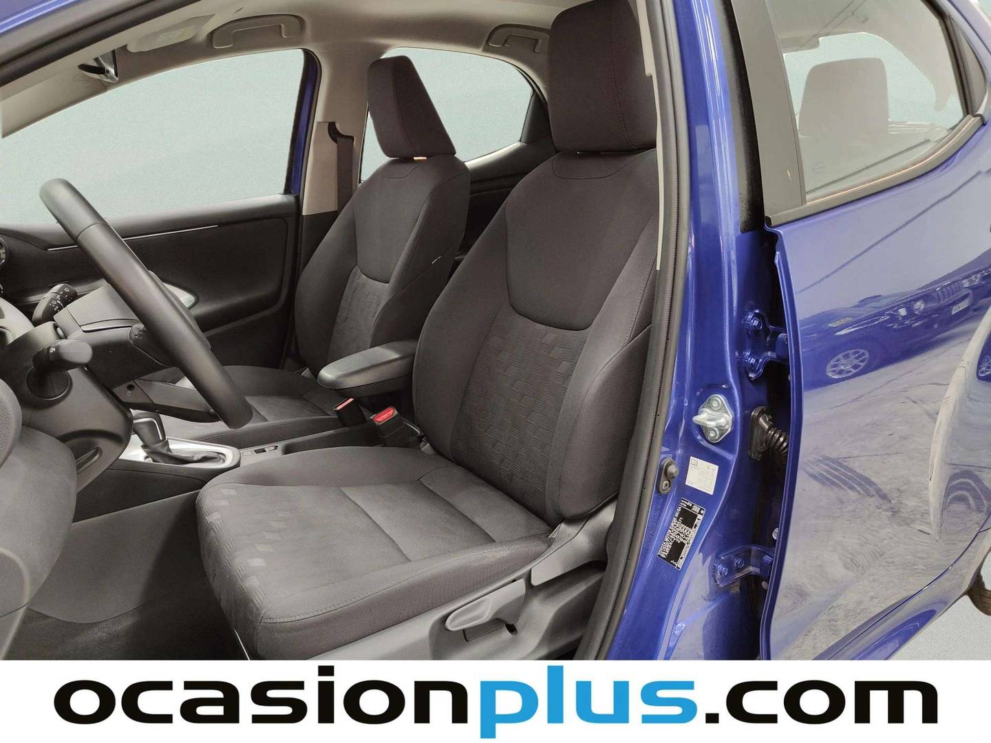Foto asientos delanteros Toyota Yaris Toyota Yaris 120H Active Plus (116 CV)