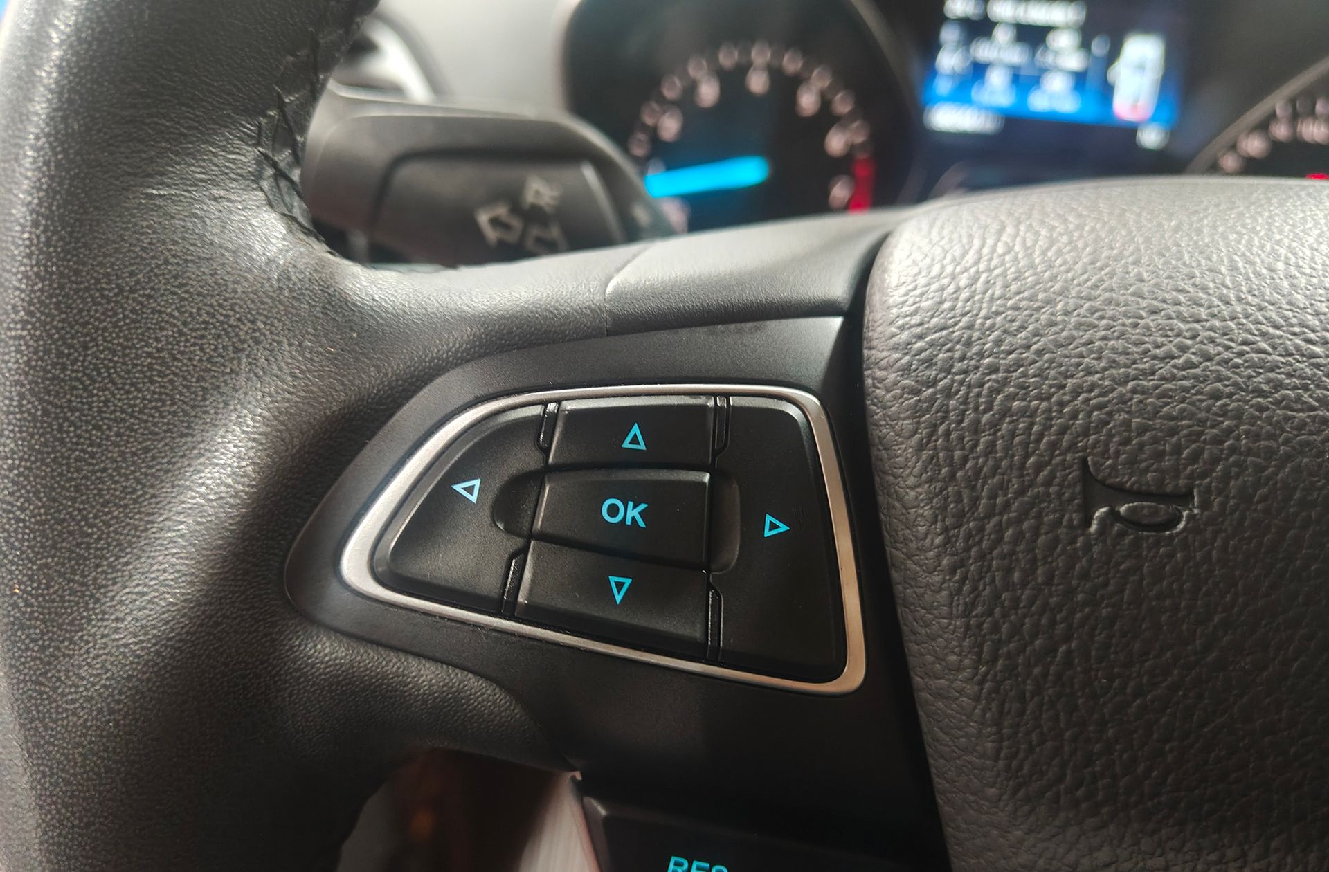 Ford Kuga 1.5 EcoBoost Trend+ 4x2 - foto 28