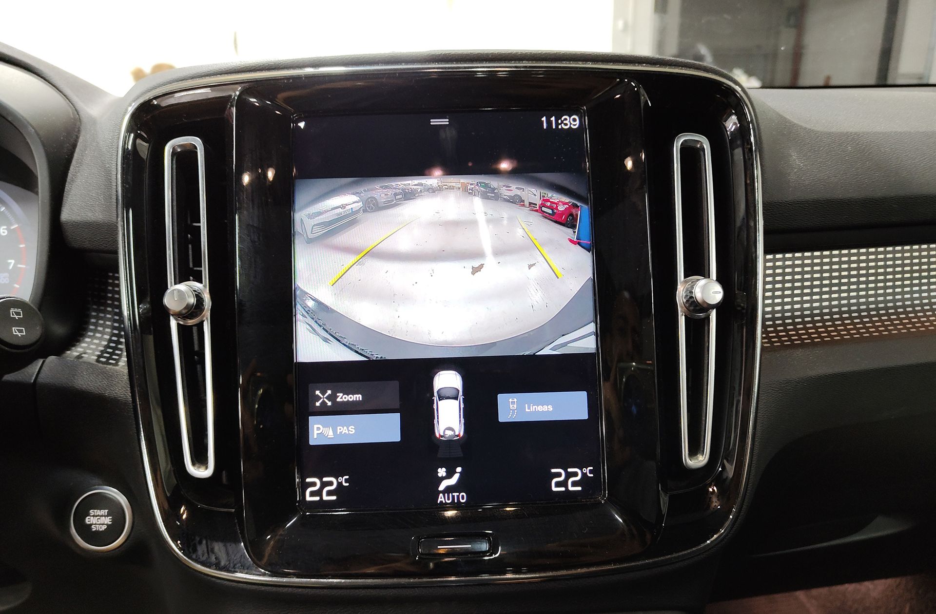 Volvo XC40 T2 R-Design - foto 10