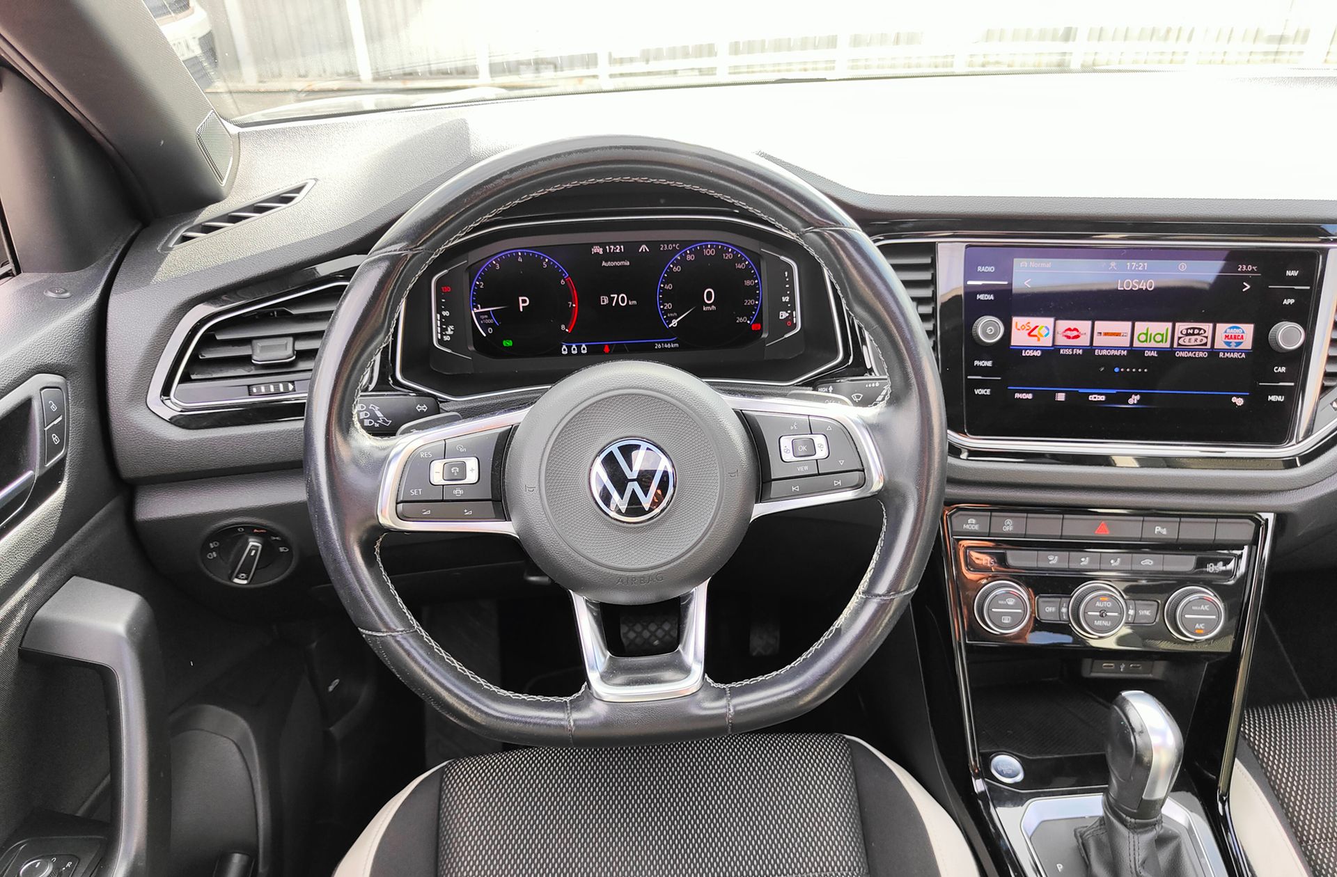 Volkswagen T-Roc Sport 1.5 TSI DSG - foto 24