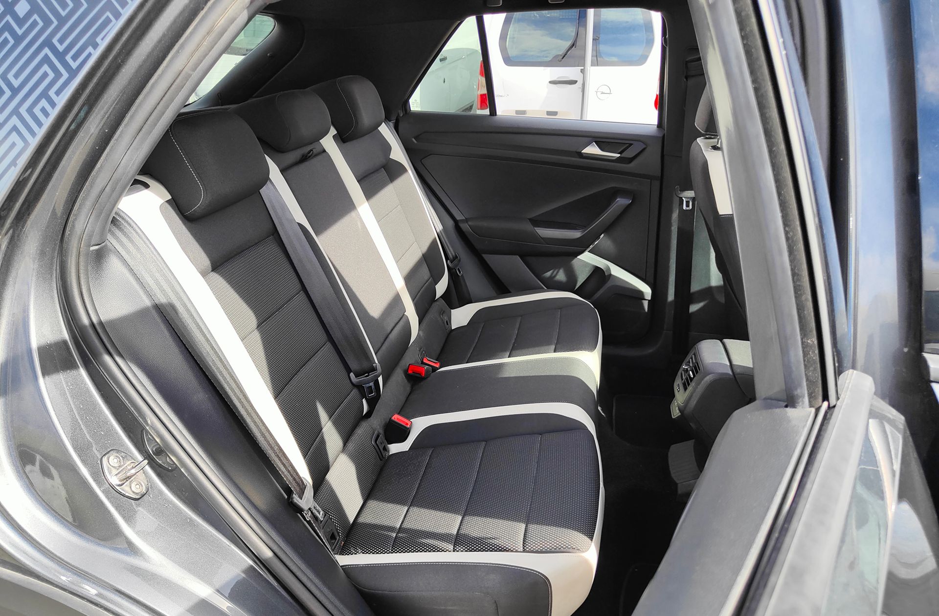 Volkswagen T-Roc Sport 1.5 TSI DSG - foto 18