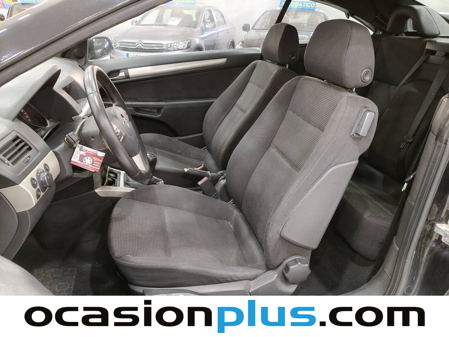Foto asientos delanteros Opel Astra Opel Astra 1.9 CDTI Twin Top Enjoy (150 CV)