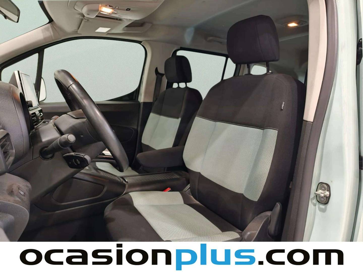 Foto asientos delanteros Citroën Berlingo Citroën Berlingo BlueHDi 130 S&S Talla M Shine (130 CV)