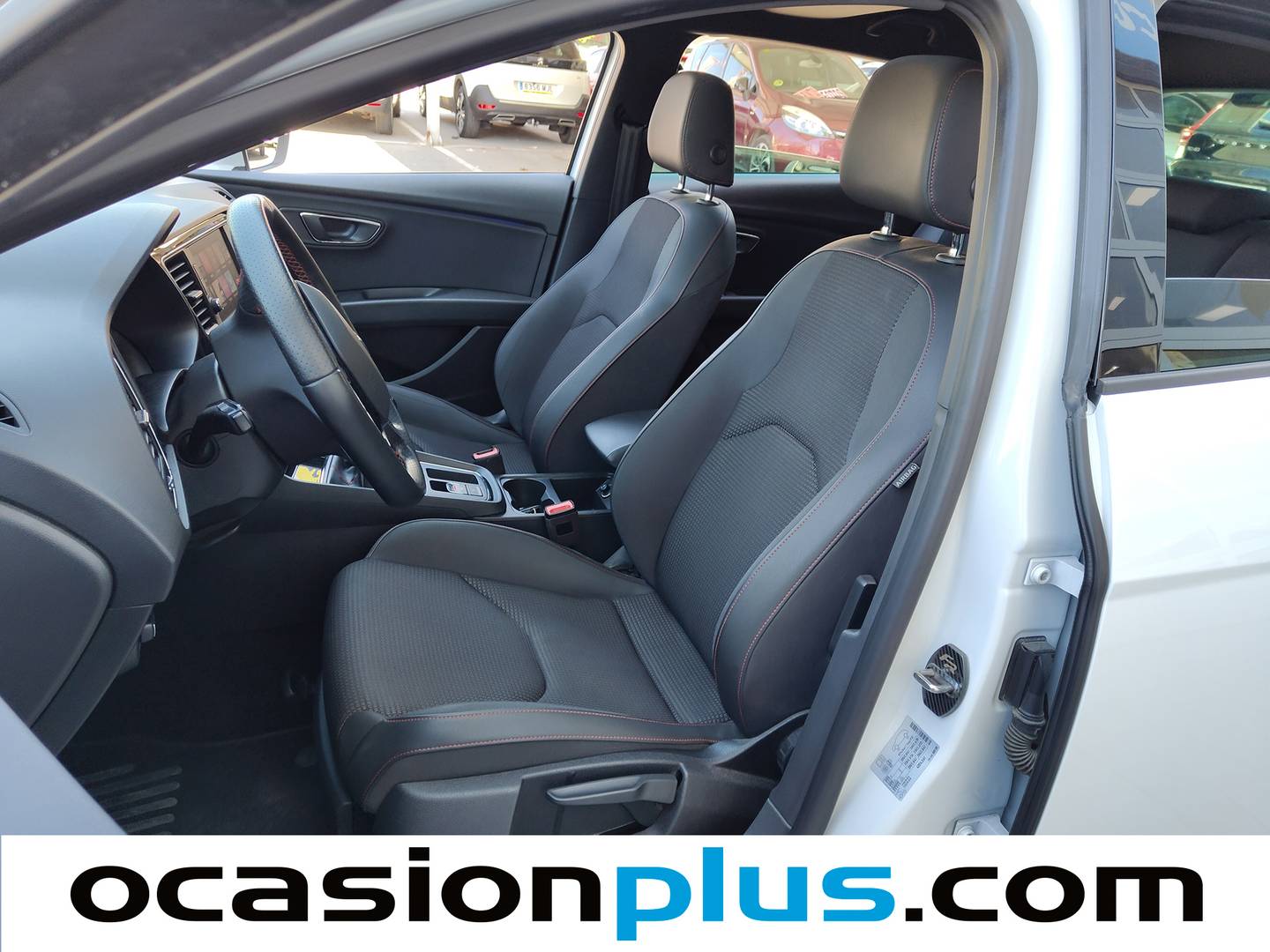 Foto asientos delanteros Seat León Seat León 2.0 TDI S&S FR Plus  (184 CV)