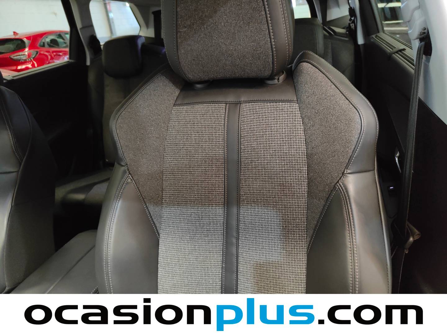 Extras y acabados del Peugeot 5008 Peugeot 5008 PureTech 130 Allure (130 CV) 7 PLAZAS