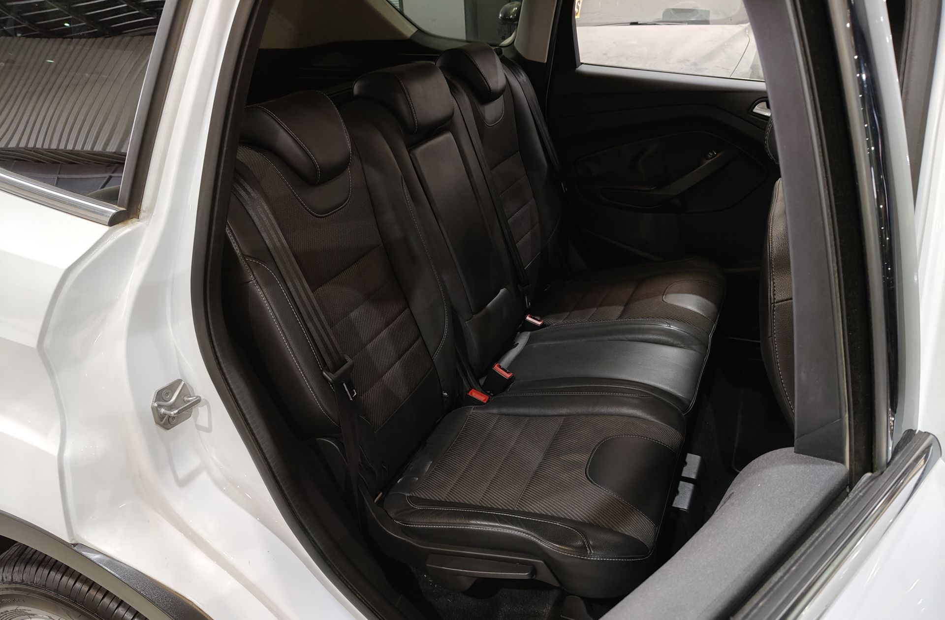 Ford Kuga 2.0 TDCi Titanium 4x2 - foto 15