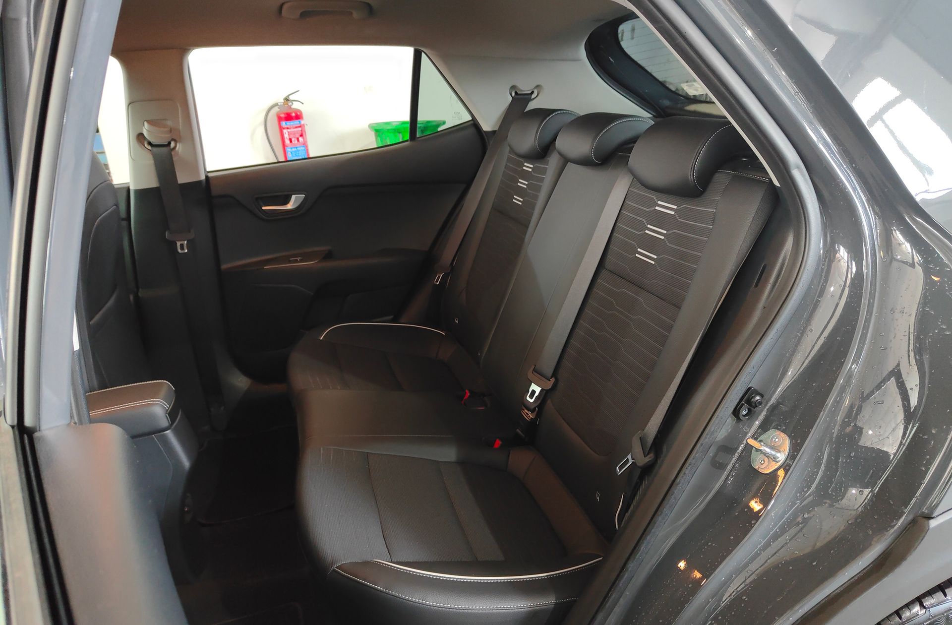 Kia Stonic 1.0 T-GDi MHEV iMT GT Line - foto 12