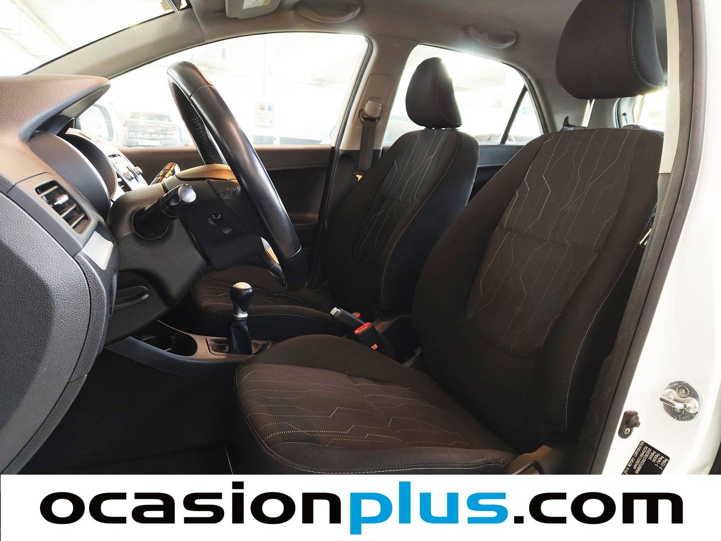 Foto asientos delanteros KIA Picanto KIA Picanto 1.0 CVVT Concept  (66 CV)