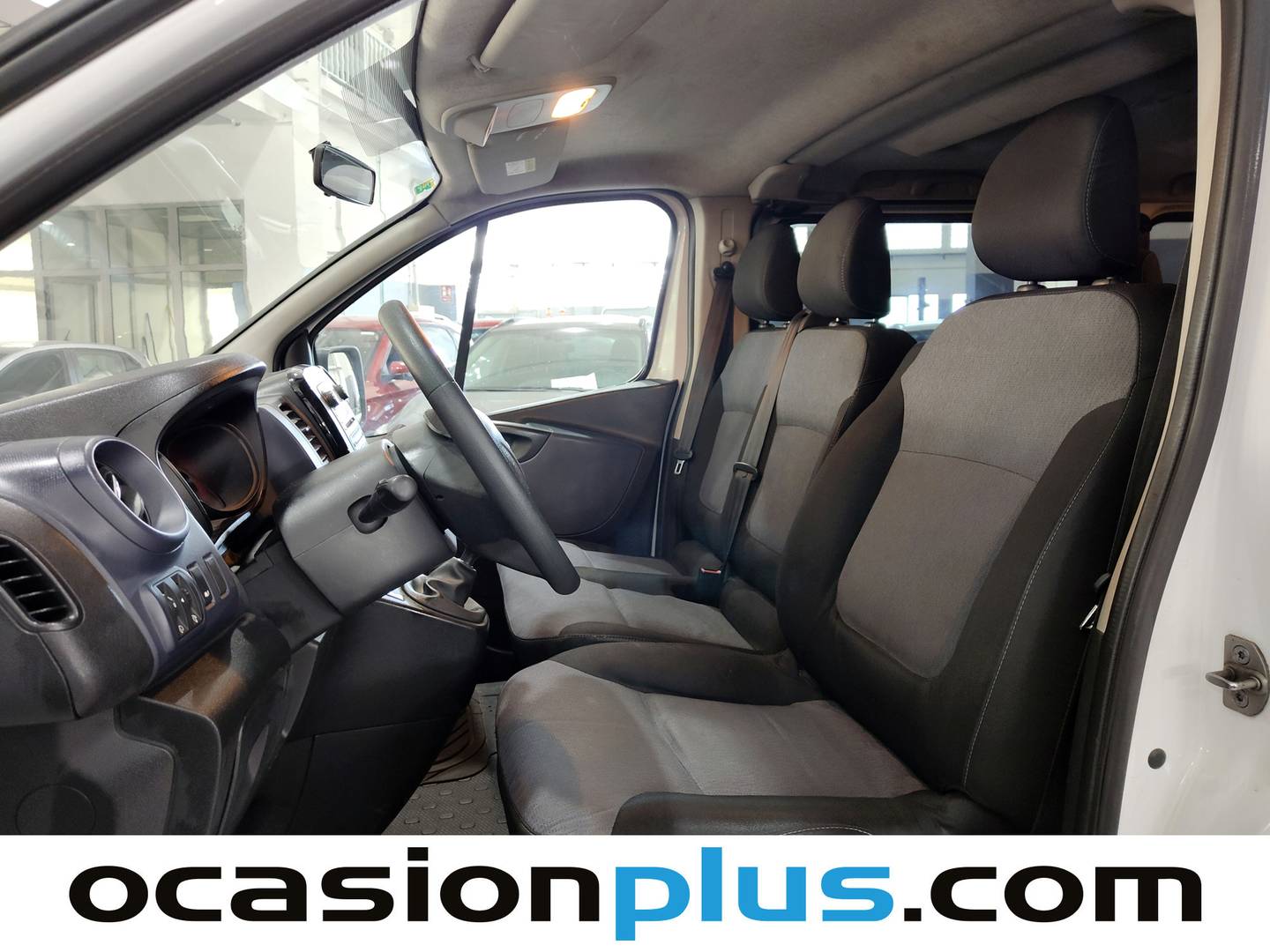 Foto asientos delanteros Opel Vivaro Opel Vivaro Combi 1.6 CDTI Biturbo 27 L1 S/S 9 Plazas (125 CV)