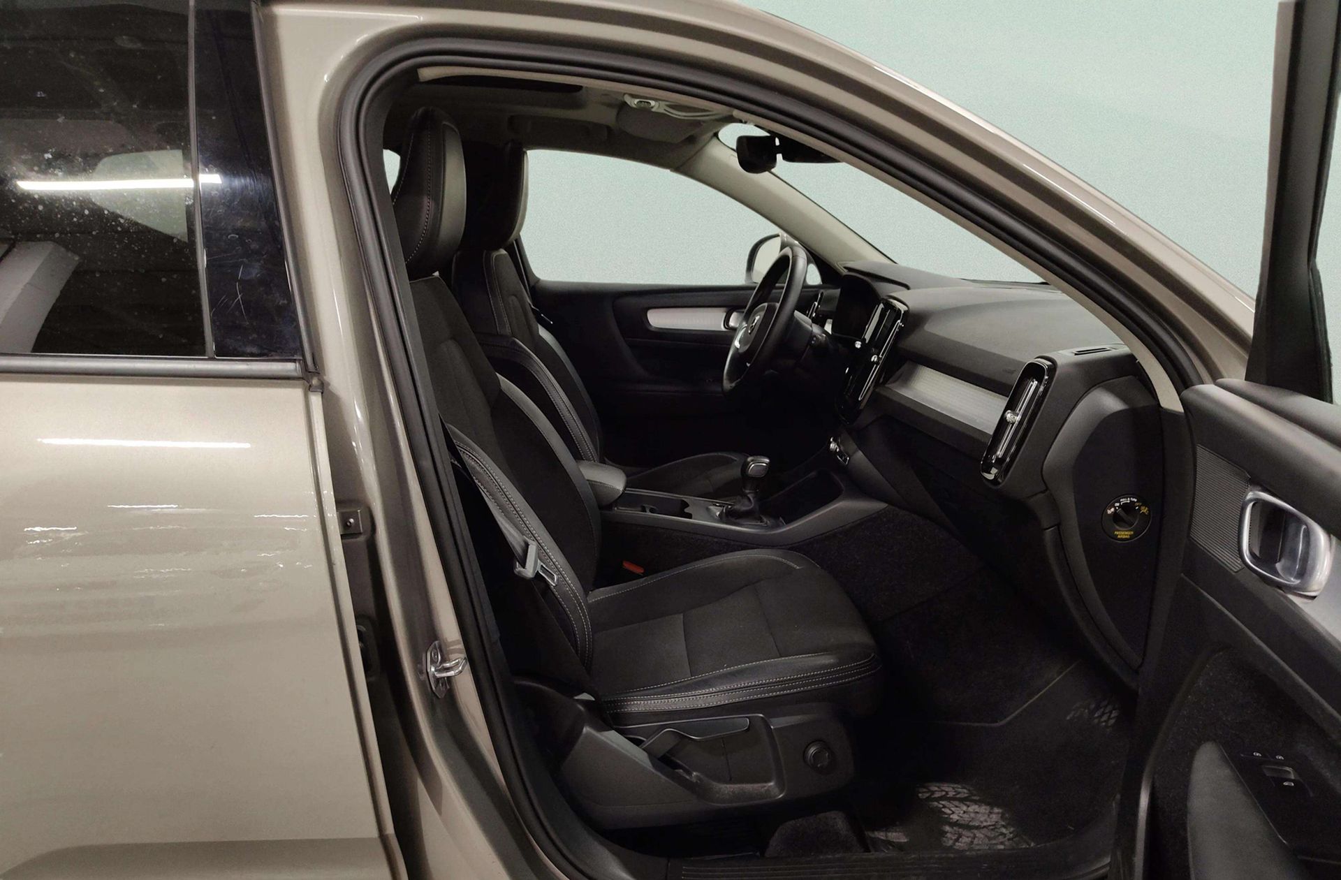 Volvo XC40 T3 Business Plus - foto 22