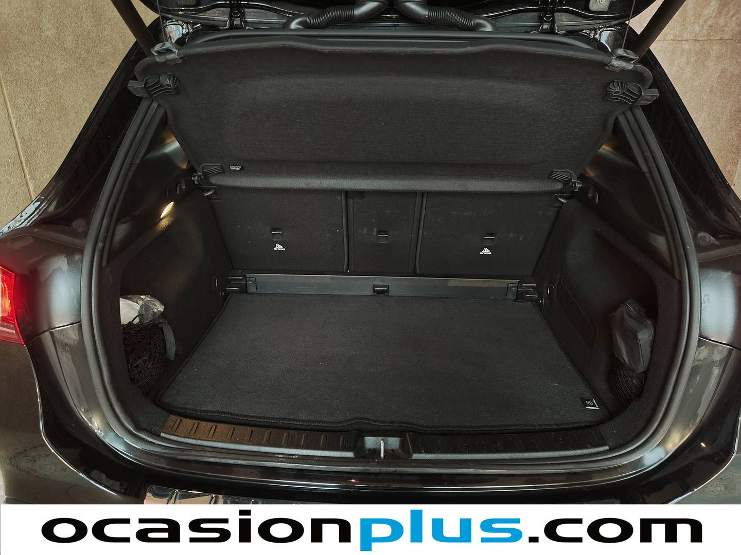 Fotos maletero Mercedes GLA Mercedes-Benz GLA GLA 180 (136 CV)