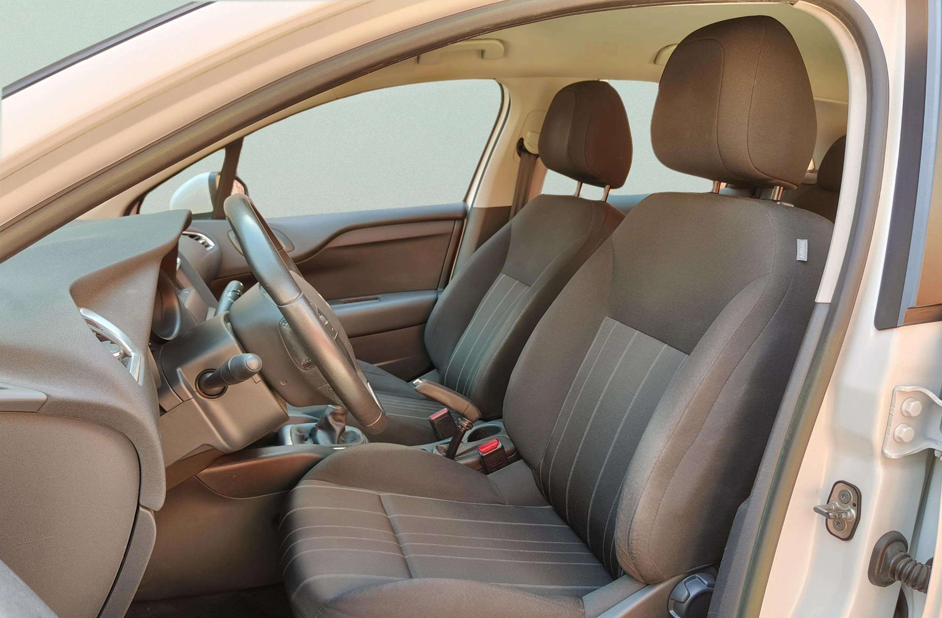 Citroën C4 1.6 HDi Tonic - foto 8