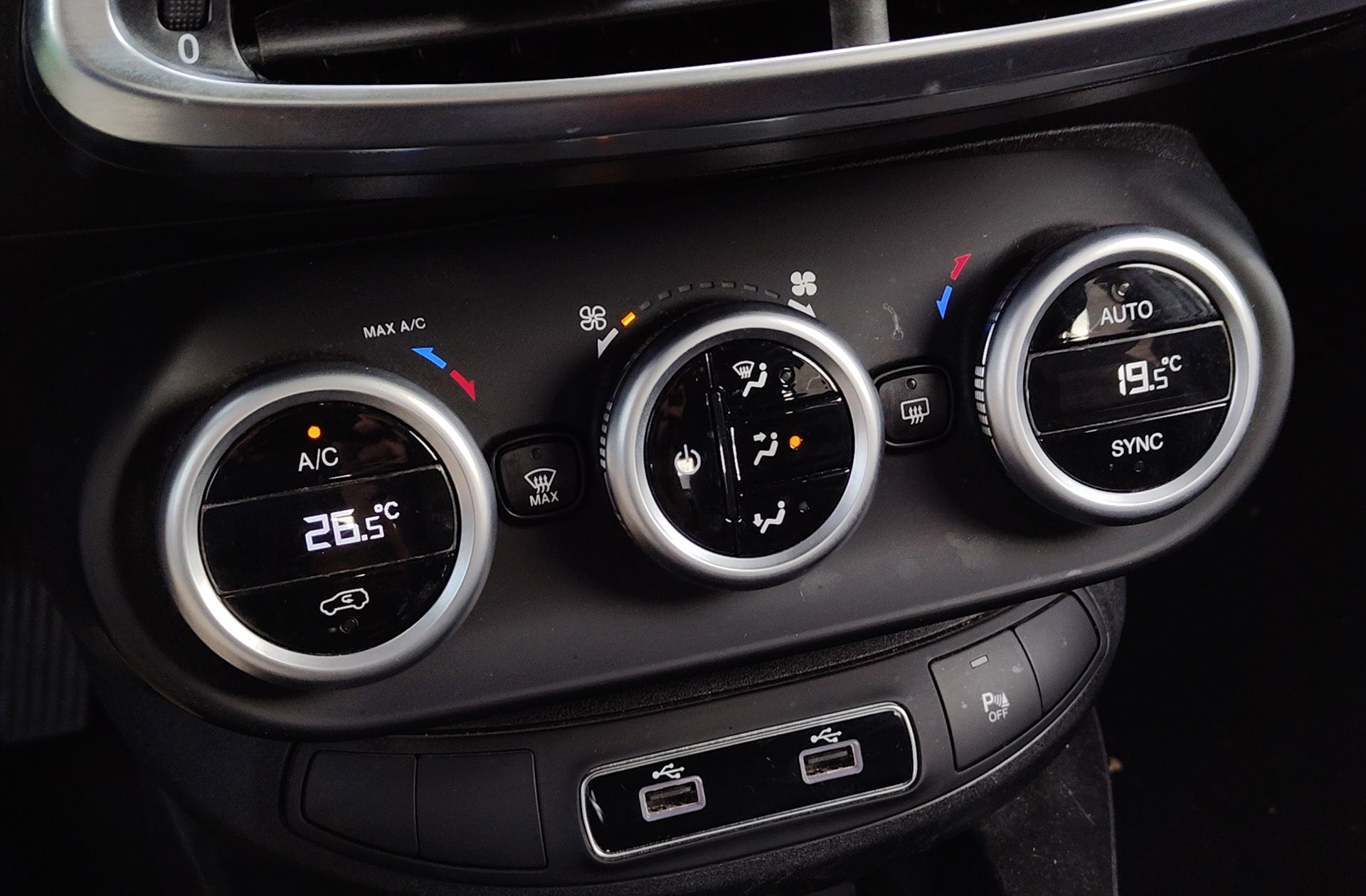 Fiat 500X 1.0 Firefly Lounge - foto 31