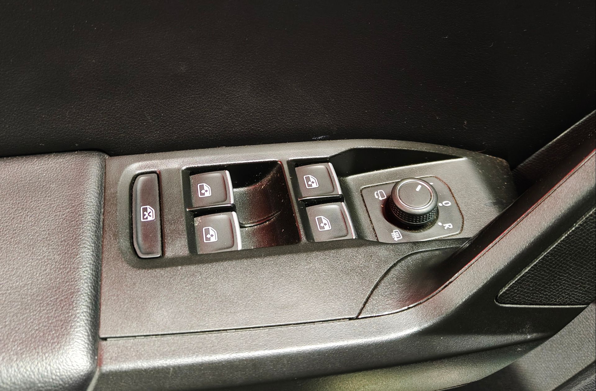 SEAT León 1.0 TSI FR 25 Aniversario - foto 31