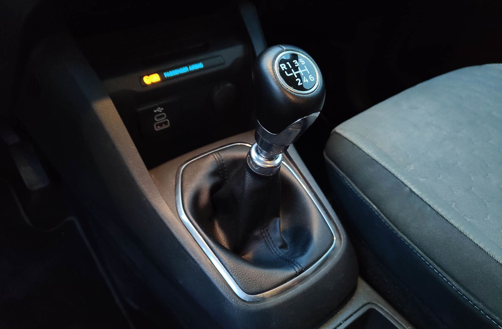 Ford Tourneo Courier 1.0 EcoBoost Titanium - foto 5