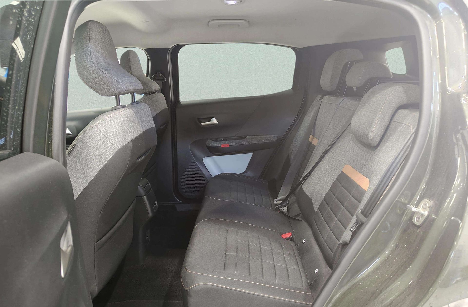 Citroën C3 Aircross Hybrid 145 Plus e-DCS6 - foto 11