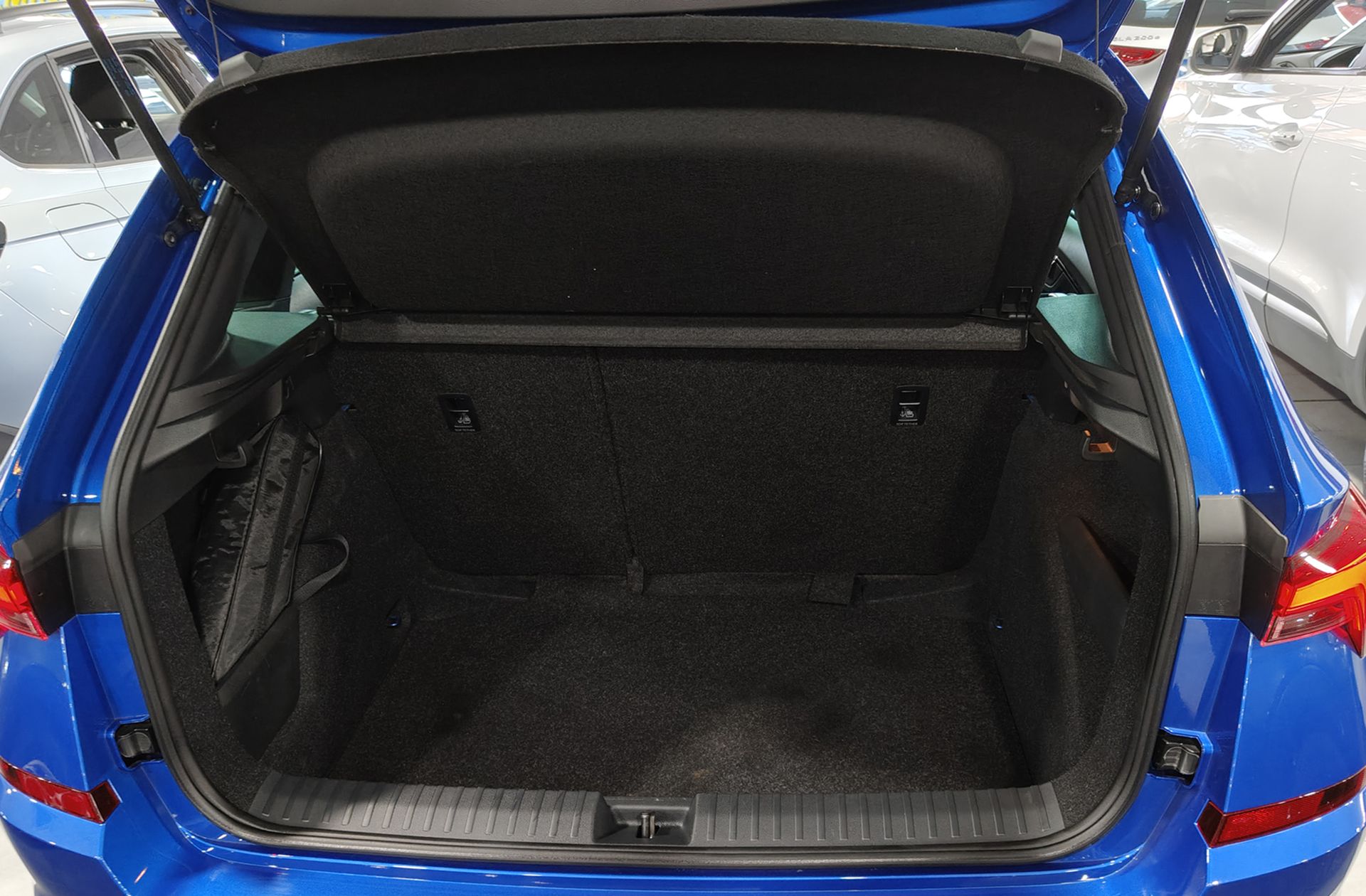 Škoda Kamiq 1.0 TSI Sport - foto 18