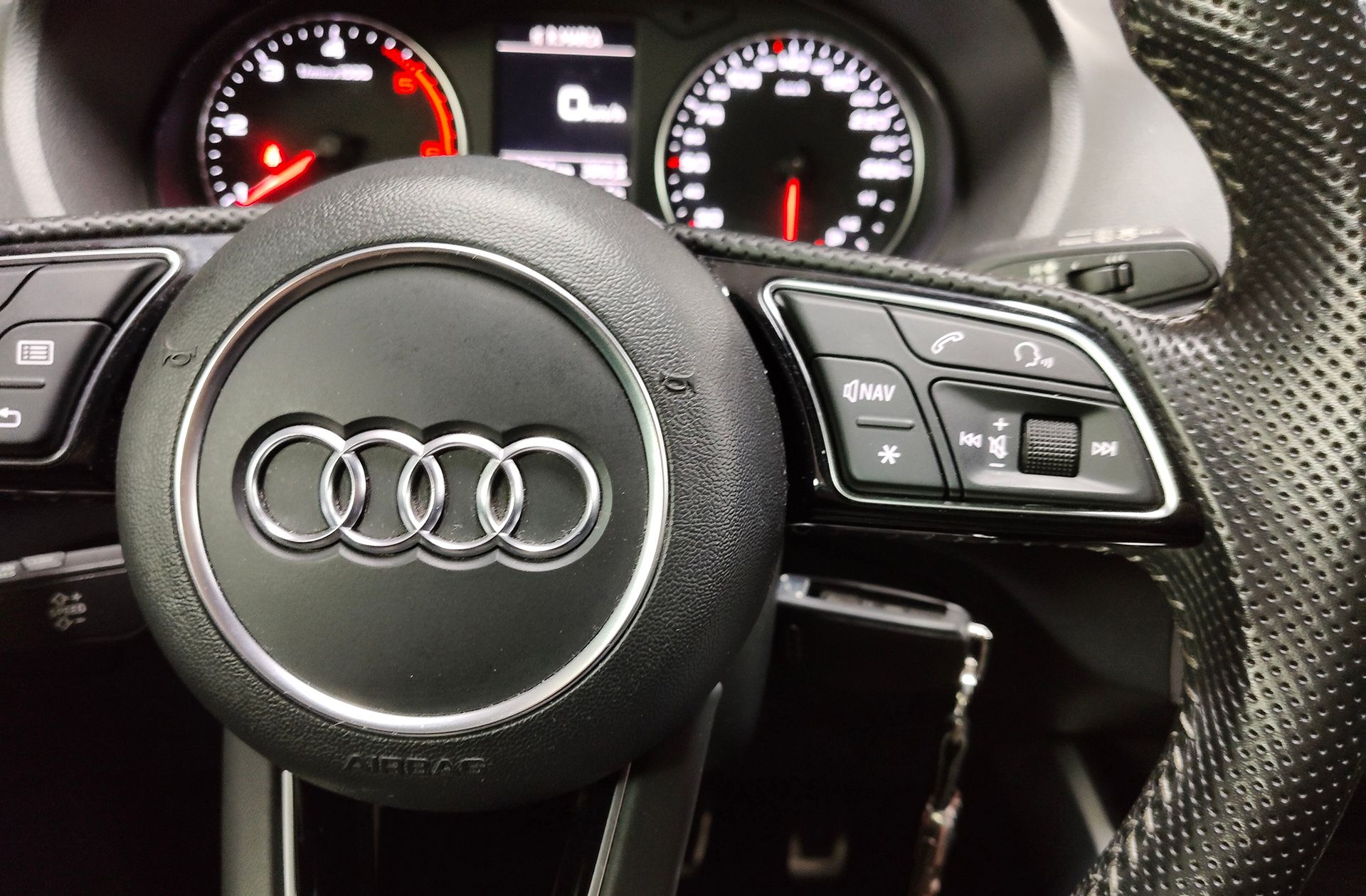 Audi Q2 Sport Edition 2.0 TDI quattro S tronic Pack S-Line - foto 35