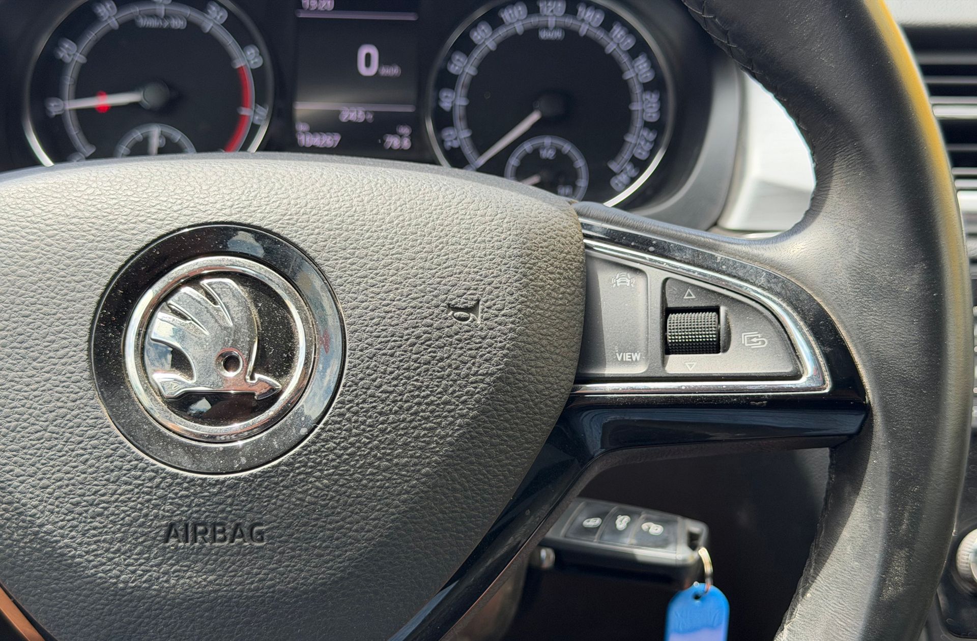 Škoda Rapid 1.0 TSI Ambition - foto 23