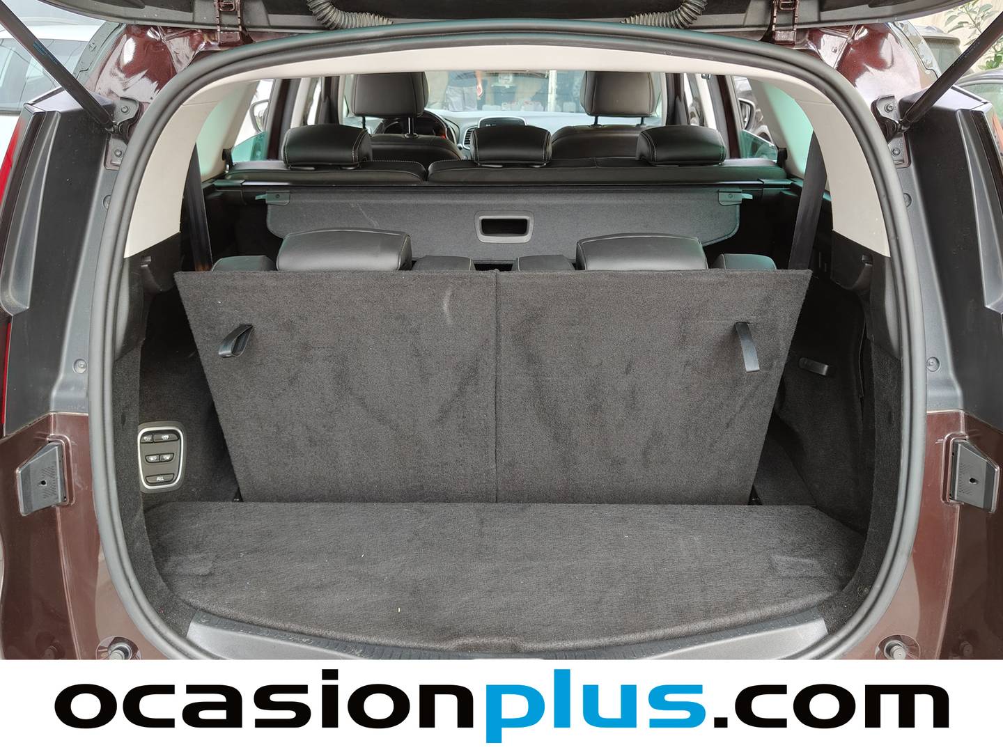 Foto Renault Grand Scénic Renault Grand Scenic Zen TCe (140 CV) EDC GPF 7 Plazas siete plazas