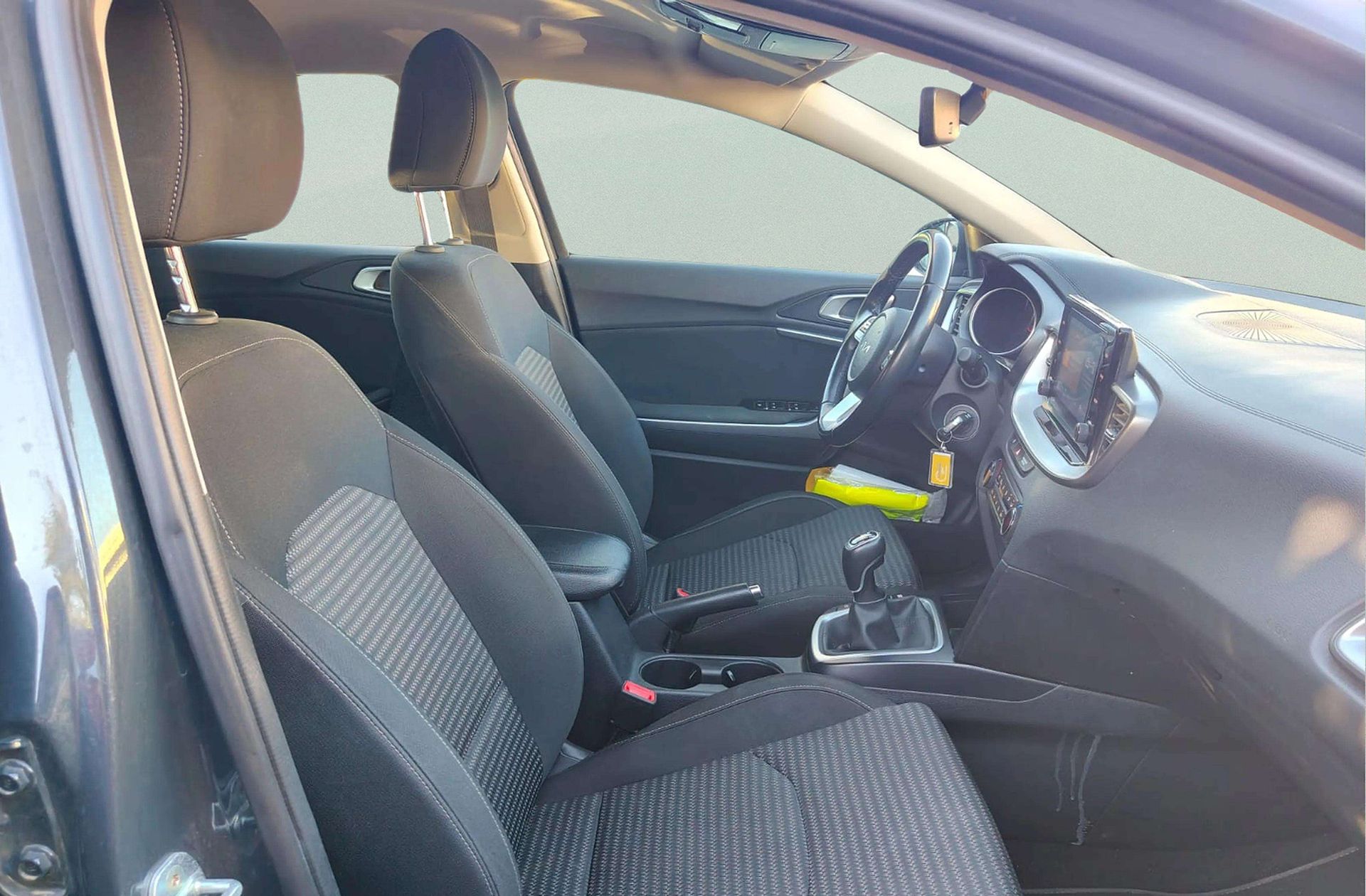Kia Ceed 1.6 MHEV iMT Drive - foto 18