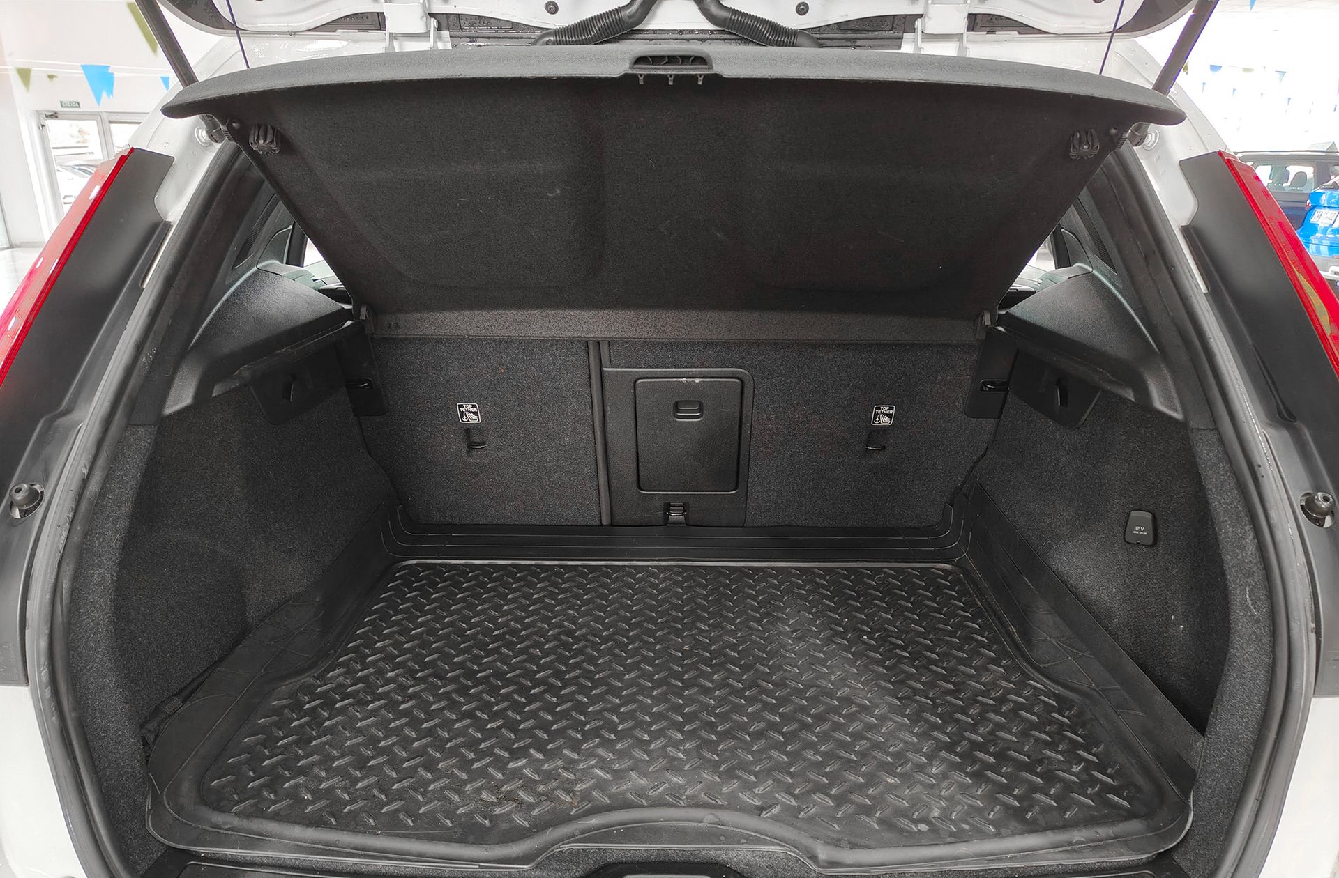 Volvo XC40 T4 Momentum - foto 16
